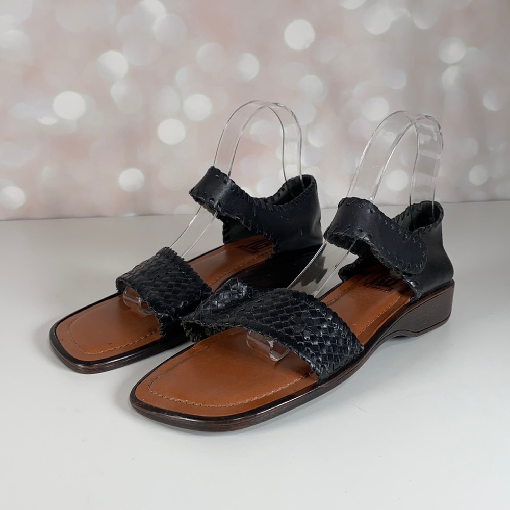 KB & COMPANY Black Woven Sandals